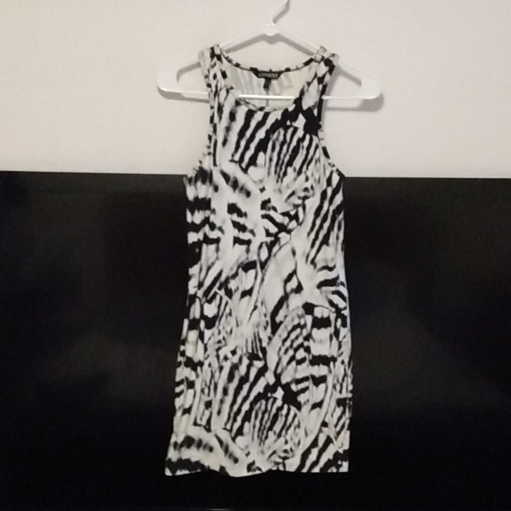 Express Womens Size M Black & White Dress 🤍 🖤